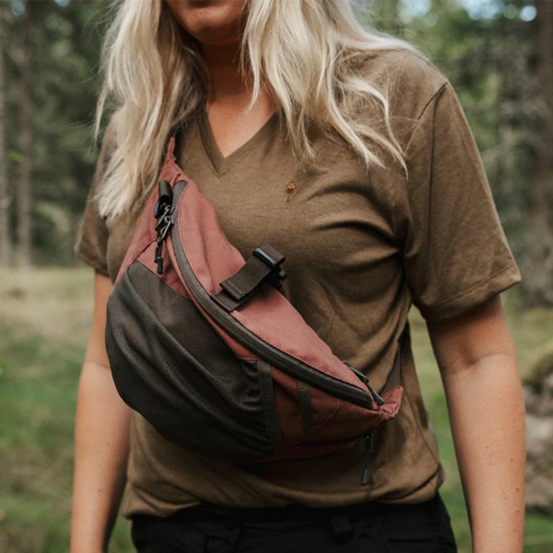 PINEWOOD® CROSS ÖVTÁSKA 4L 